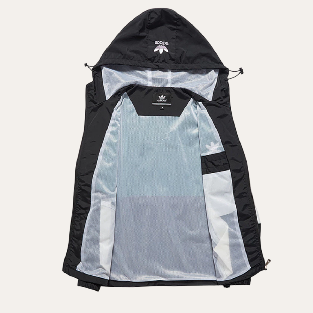 Windjacke mit Kapuze