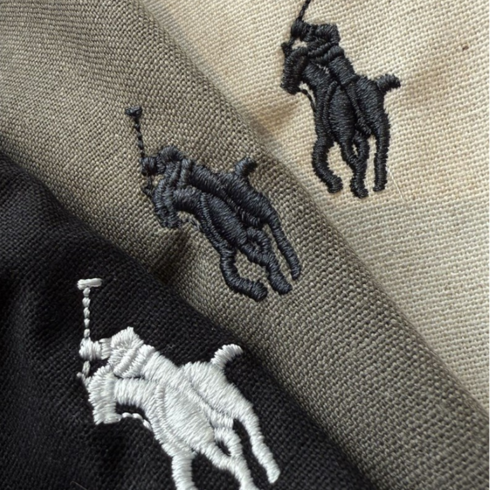Kurze Leinenhose mit Logo